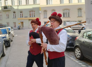 tres gaites auf der Gasse in Wien